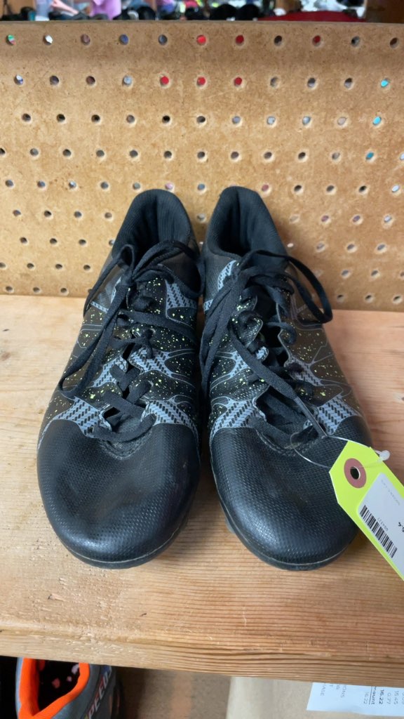 Adidas 15.4 Soccer Cleats - Size 8