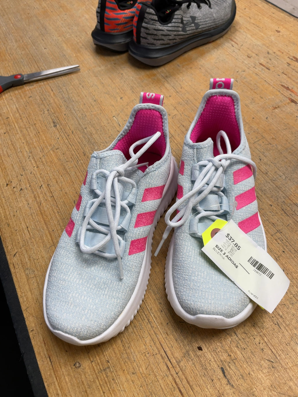 Adidas Cloudfoam Size 3 Blue/Pink Runners