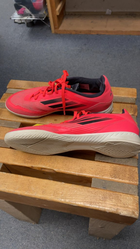 Adidas Indoor Soccer Shoes Size 8.5 Red