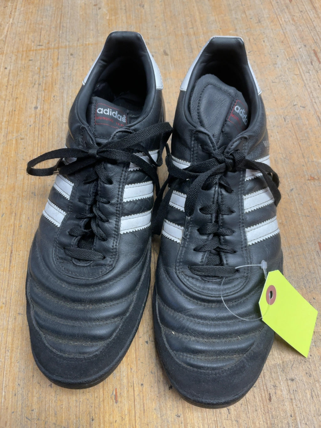 Adidas Mundial Team Size 10.5 US Turf Soccer Cleats