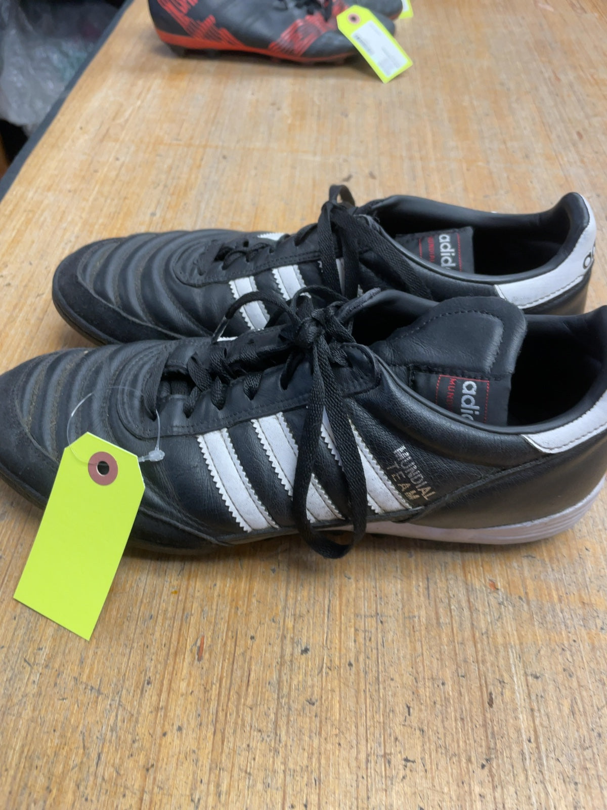 Adidas Mundial Team Size 10.5 US Turf Soccer Cleats