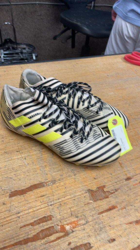 Adidas Nemeziz Soccer Cleats Size 7.5