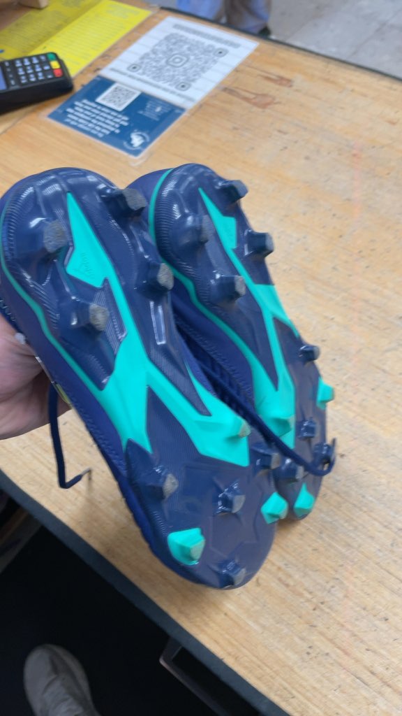 Adidas Predator Blue Soccer Cleats - Size 7.5