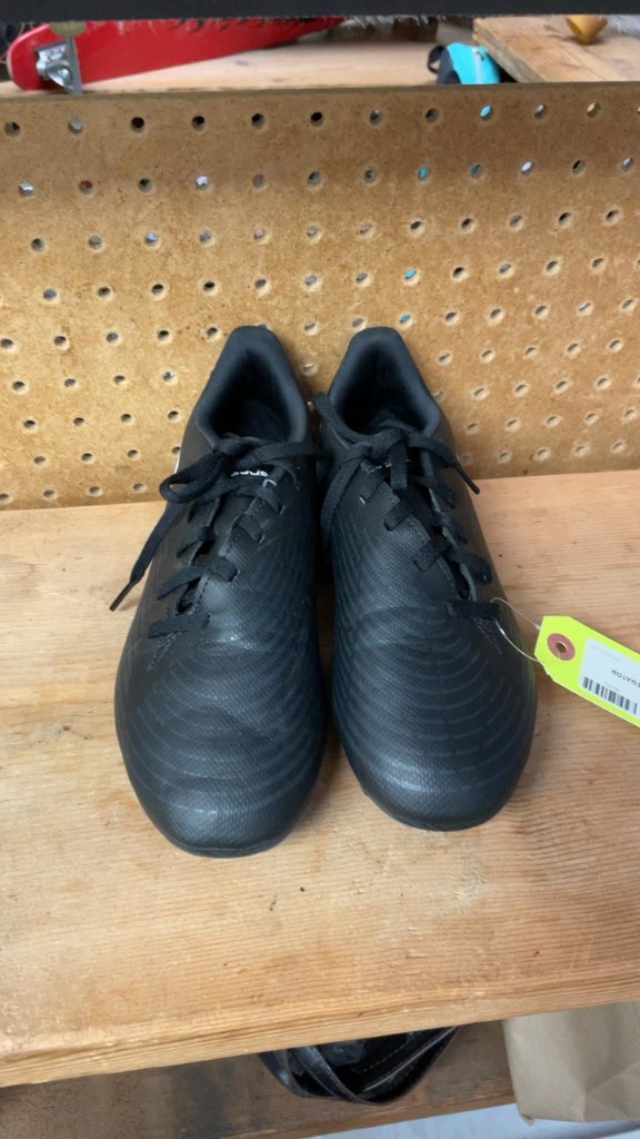 Adidas Predator Soccer Cleats - Size 6