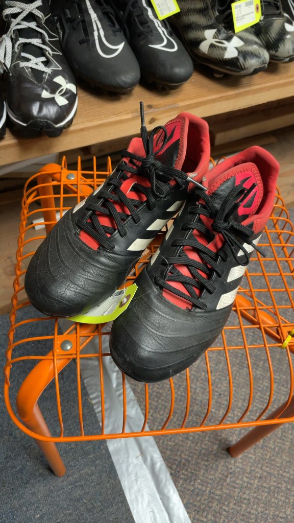 Adidas Soccer Cleats Black/Red Size 7