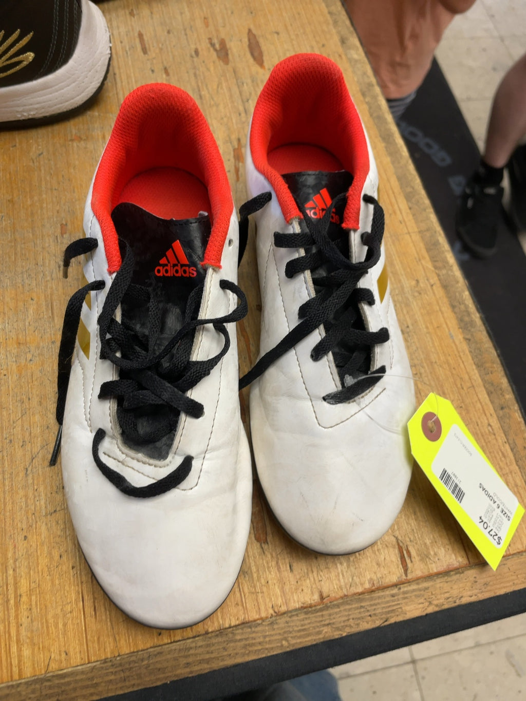 Adidas Soccer Cleats Size 6 White/Gold
