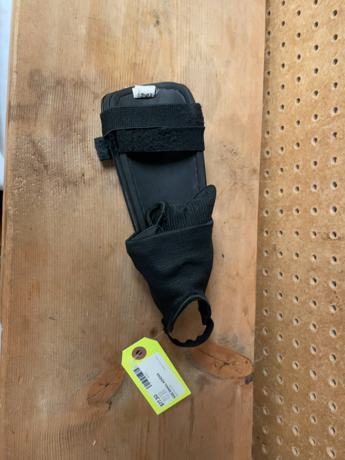 Adidas Soccer Shin Pads Size Small Black/White
