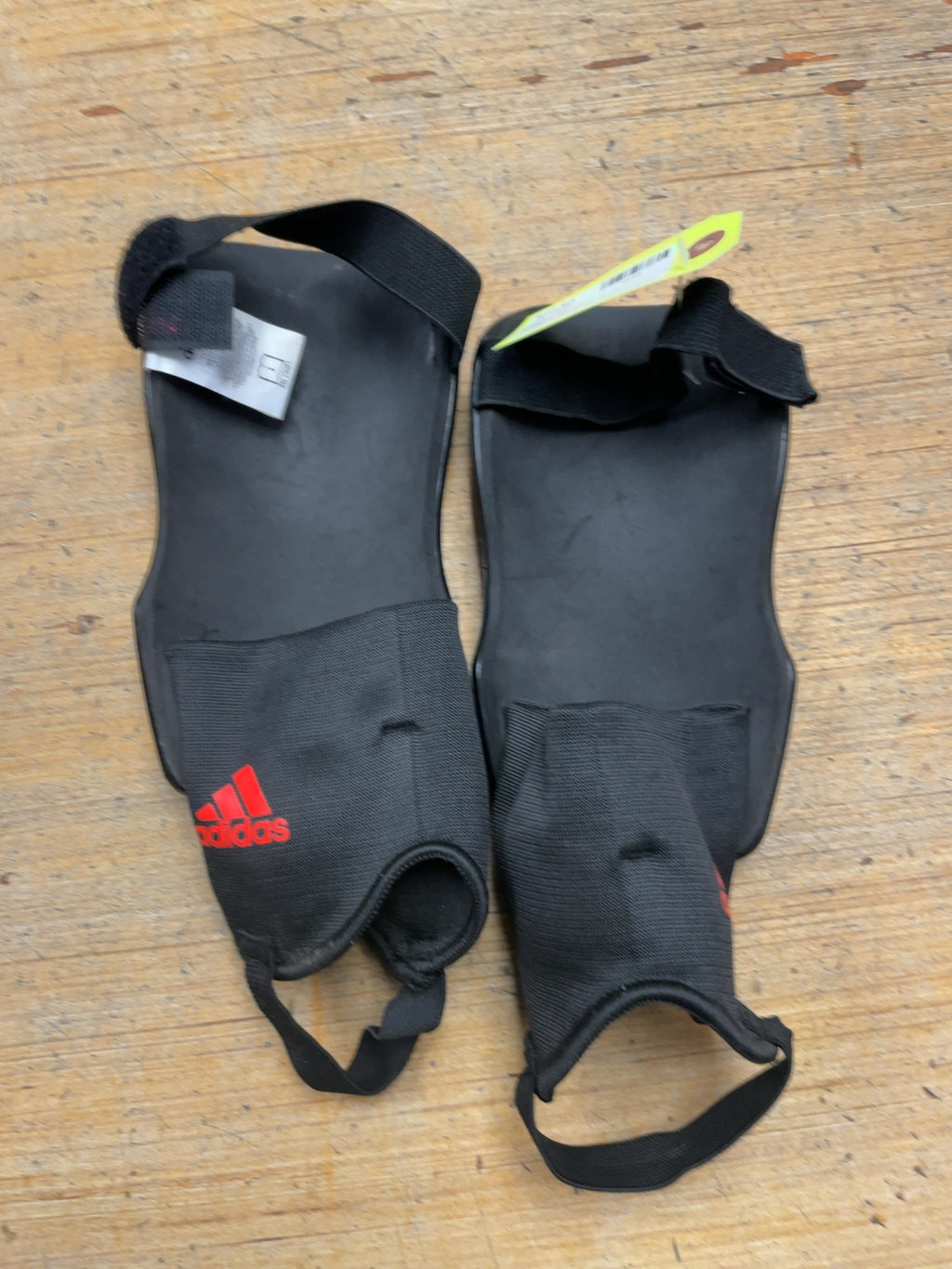 Adidas Soccer Shin Pads Size XL Black/White/Orange