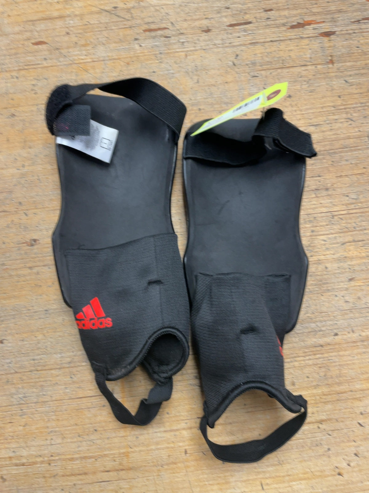 Adidas Soccer Shin Pads Size XL Black/White/Orange