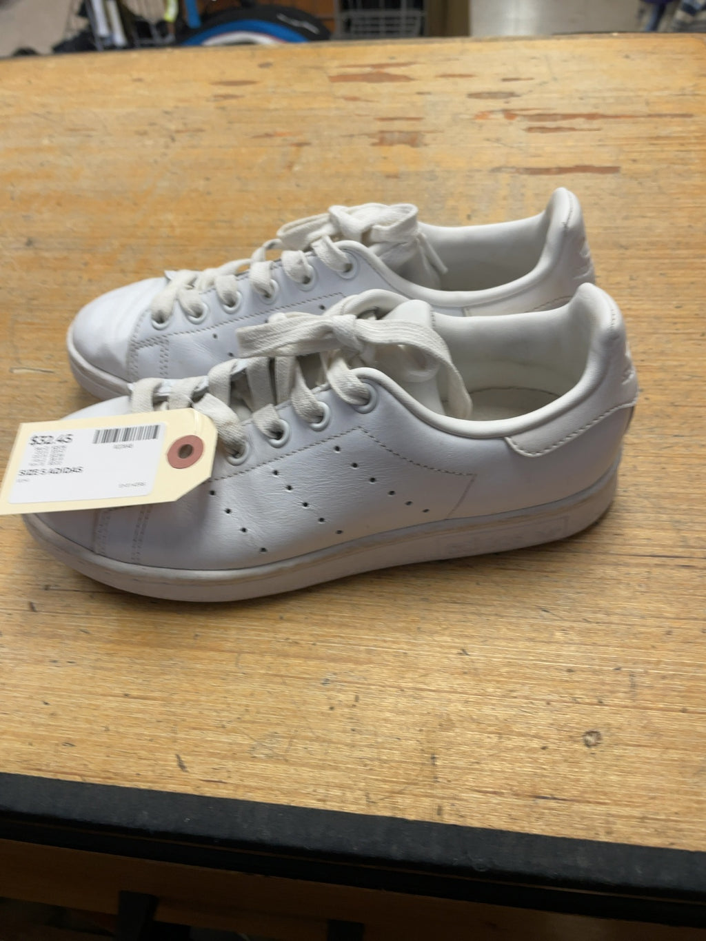 Adidas Stan Smith Size 5 US White Sneakers