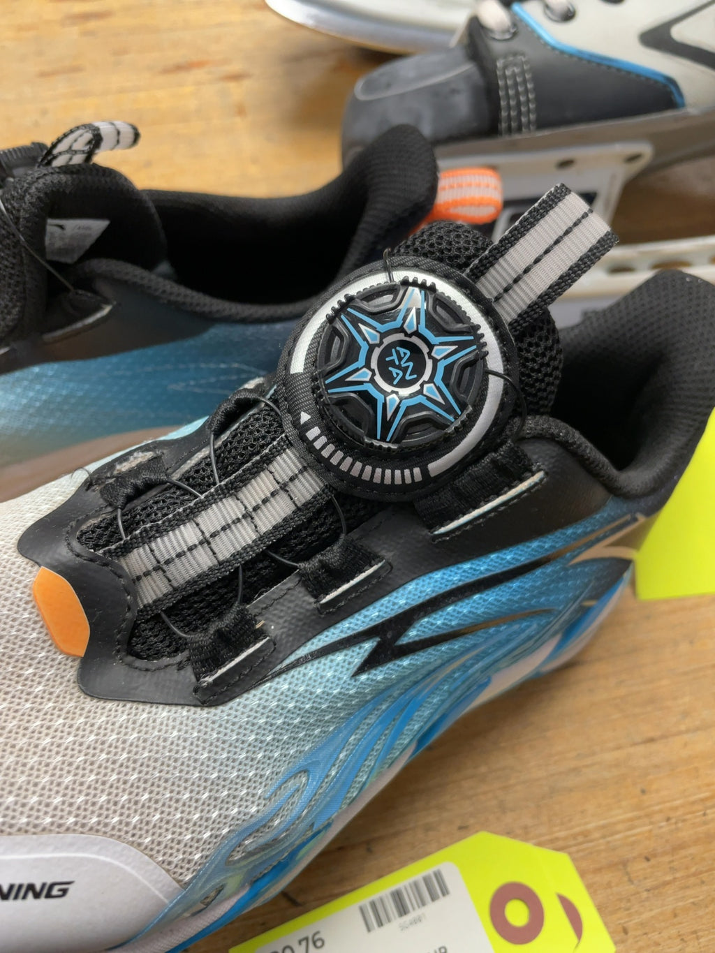 Anta Srunning Size 3 Blue/Black Sneakers
