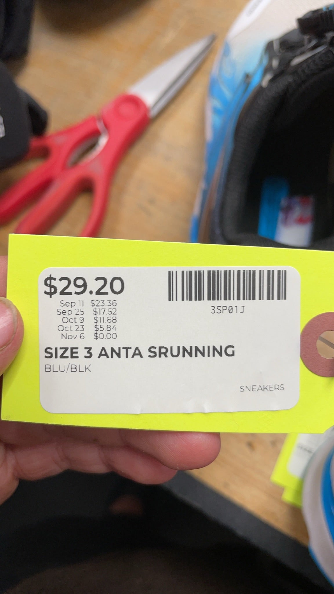 Anta Srunning Size 3 Blue/Black Sneakers