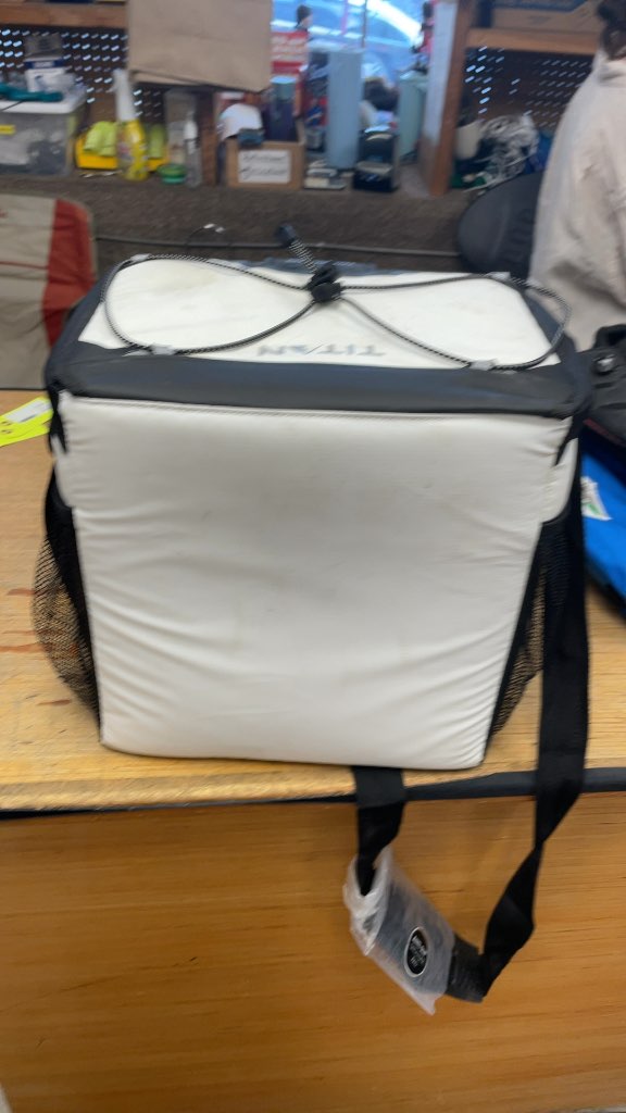 Arctic Zone Titan 24 Can Zipperless Cooler - Black/White