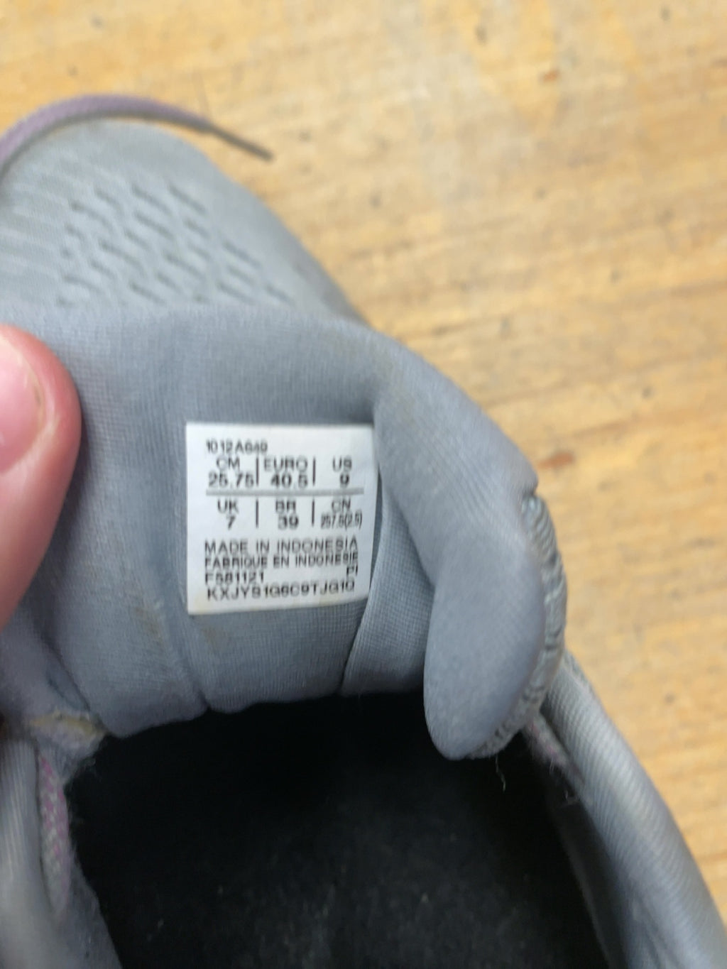 Asics Gel-Kayano 27 Size 9 US Grey Running Shoes