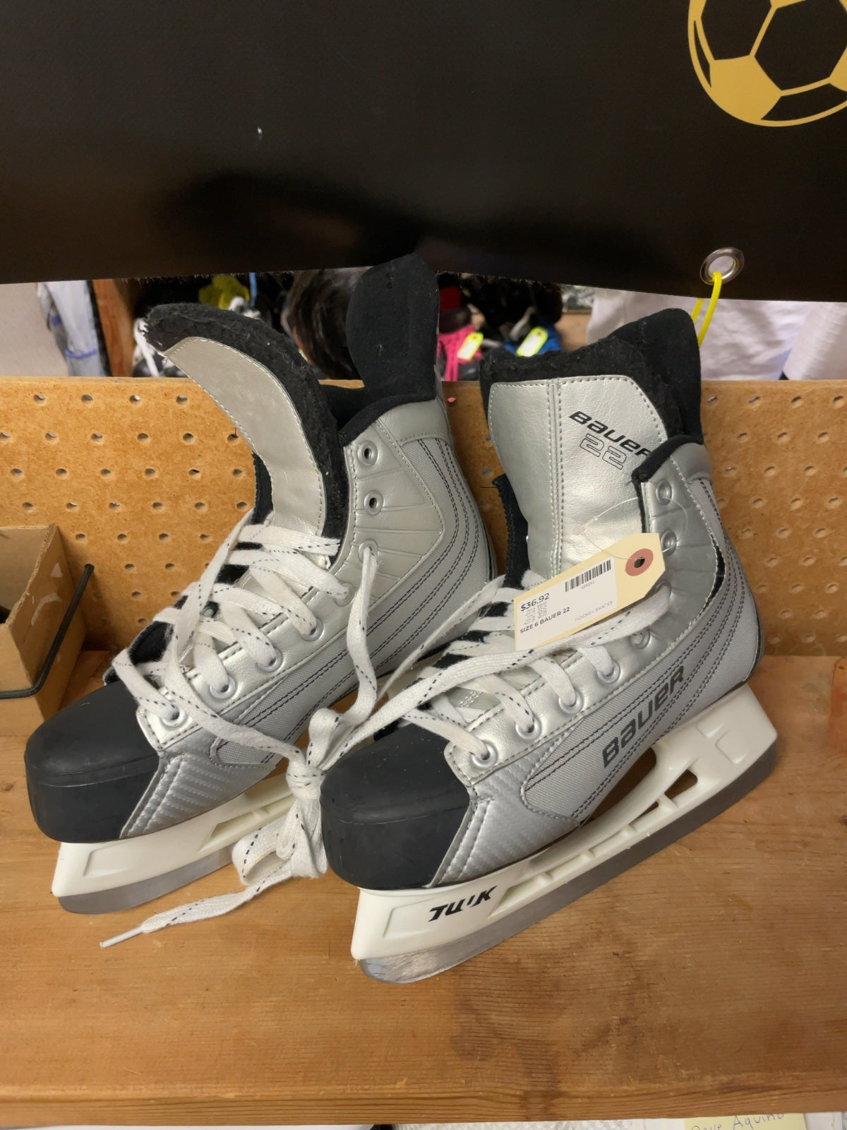 Bauer 22 Size 6 Hockey Skates
