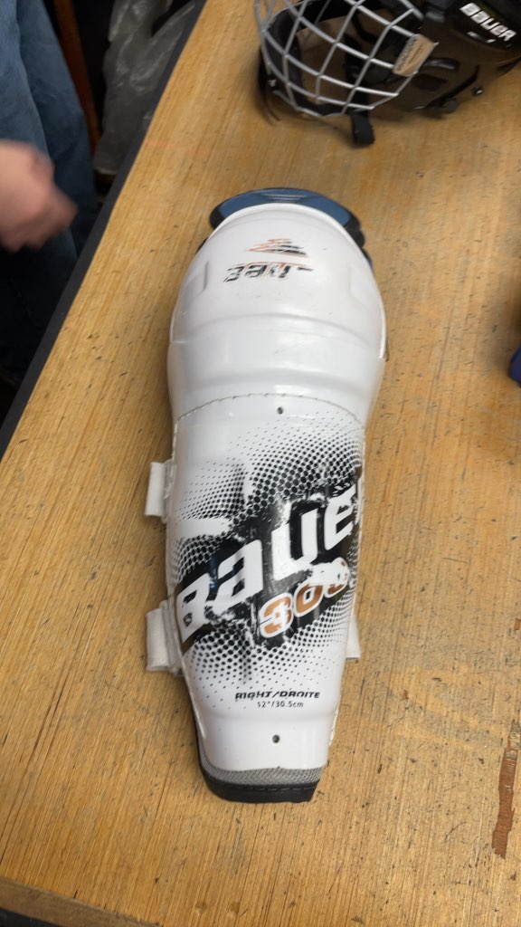 Bauer 300 Hockey Shin Pads - 12"