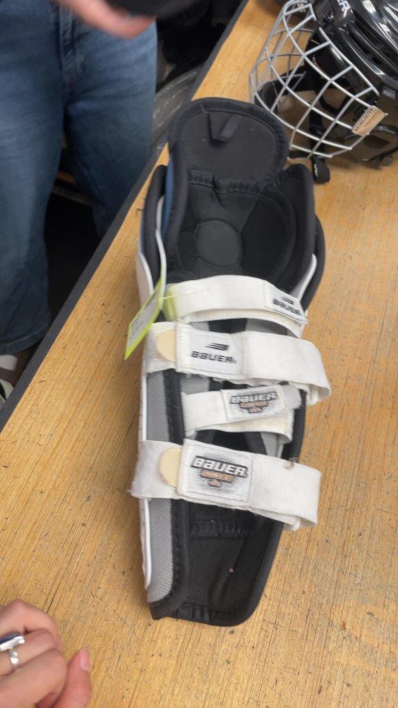 Bauer 300 Hockey Shin Pads - 12"