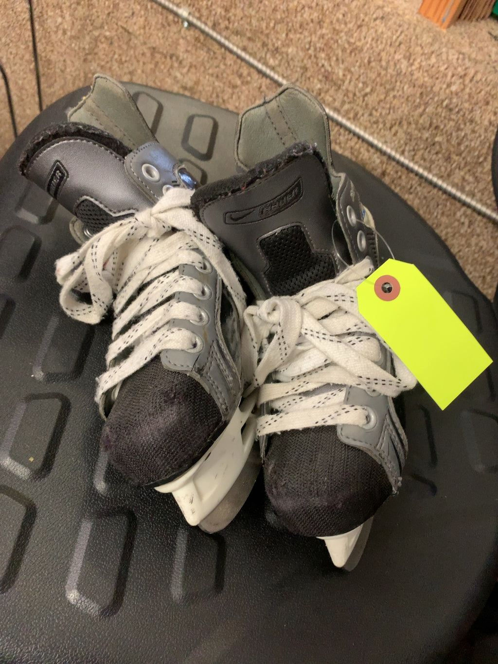 Bauer Accel Size 11C Hockey Skates