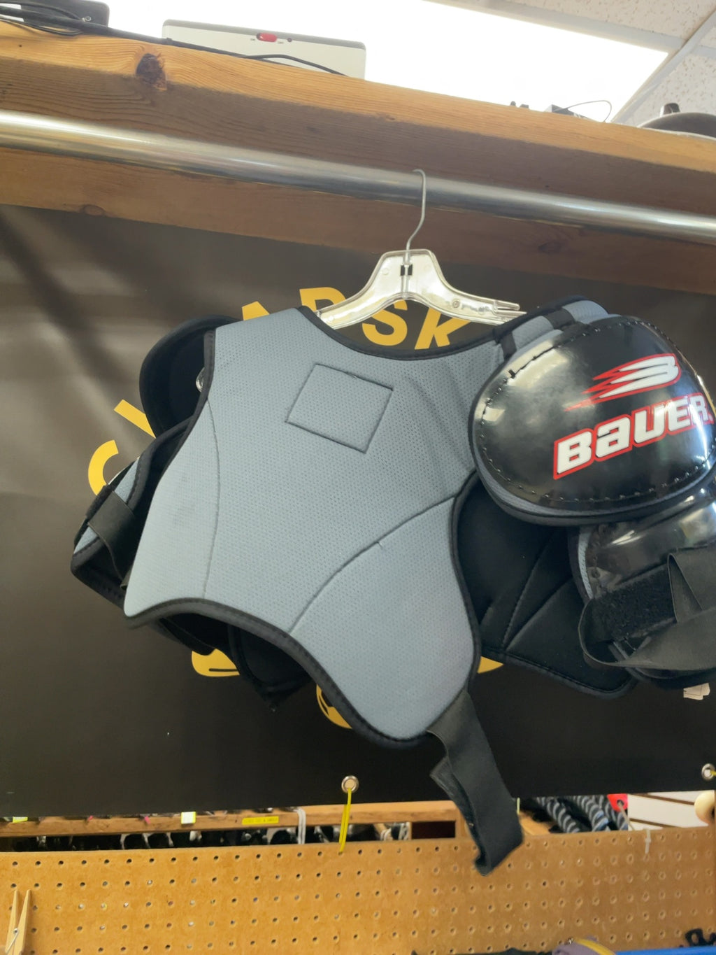 Bauer Adult Large Hockey Shoulder Pads