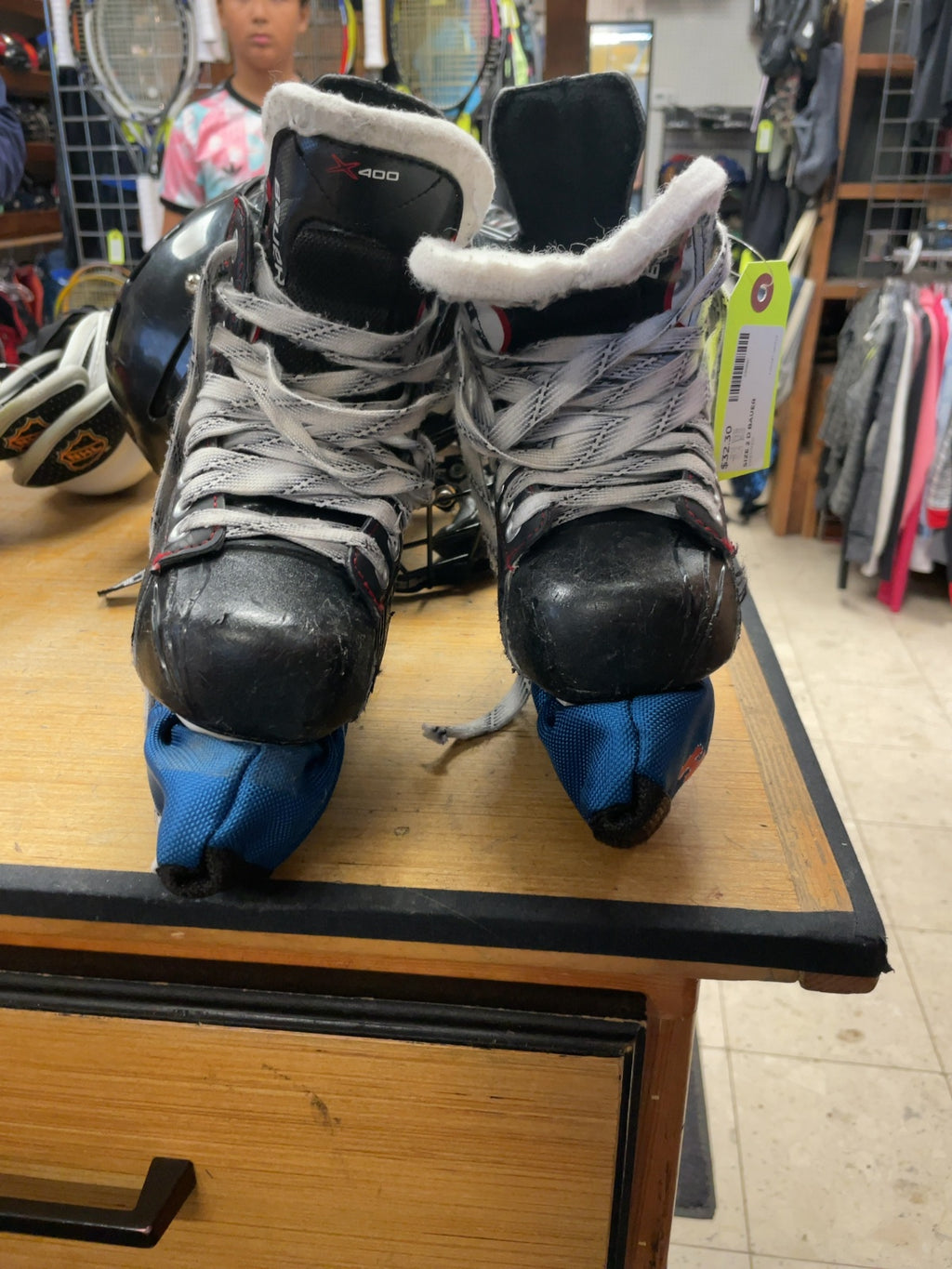 Bauer Hockey Skates Size 2 D