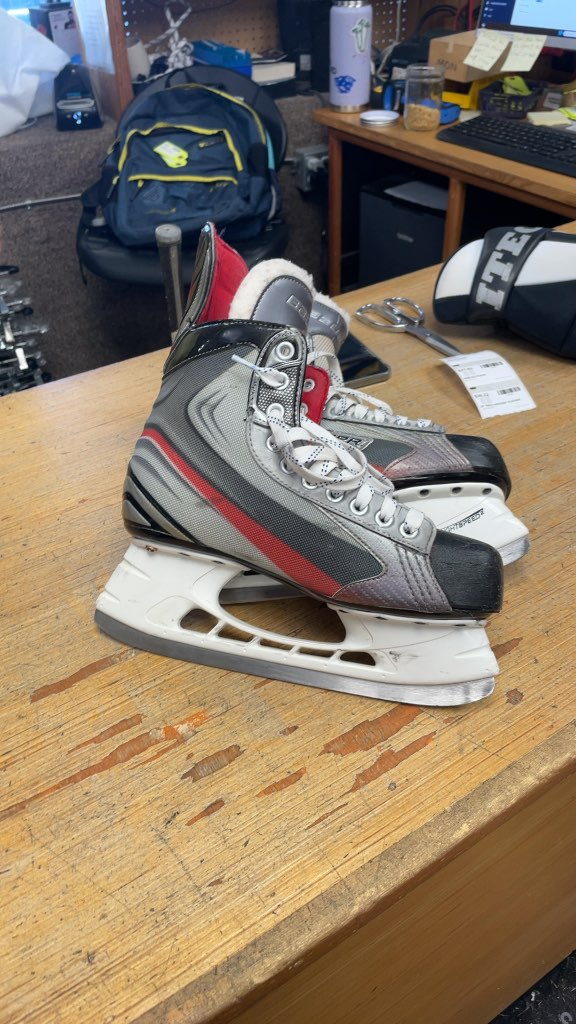 Bauer Hockey Skates Size 7.5D