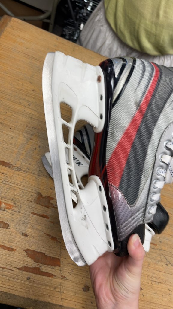Bauer Hockey Skates Size 7.5D