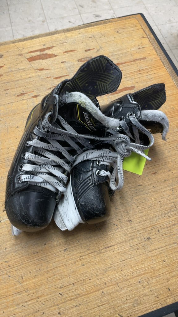 Bauer Ignite Pro Hockey Skates Size 13C