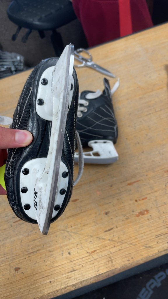 Bauer Nexus 22 Hockey Skates - Size 9C
