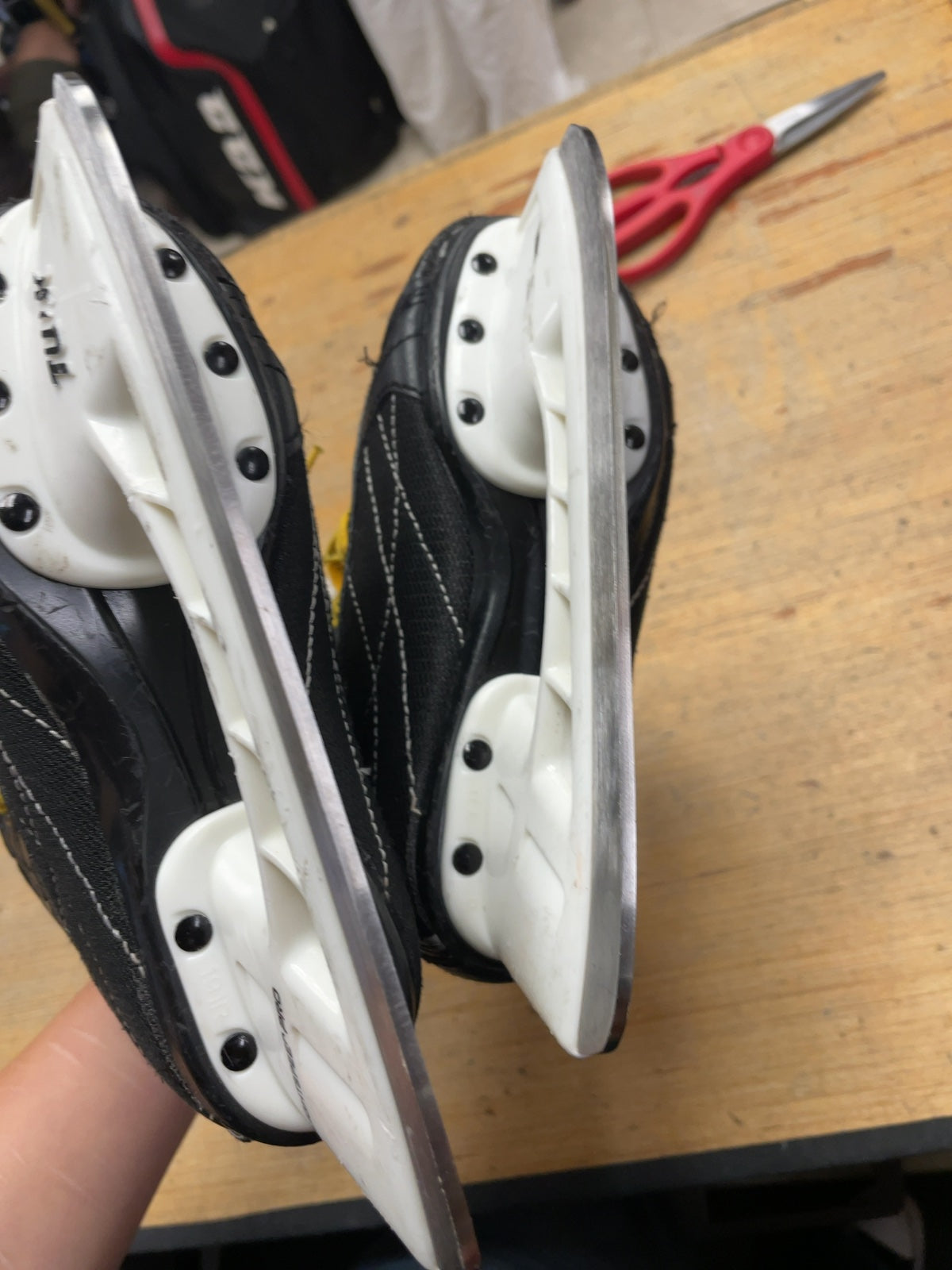 Bauer Nexus 22 Size 11C Hockey Skates
