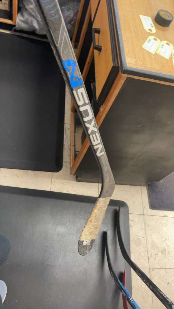Bauer Nexus Hockey Stick - RH, 87 Flex, P28 Giroux