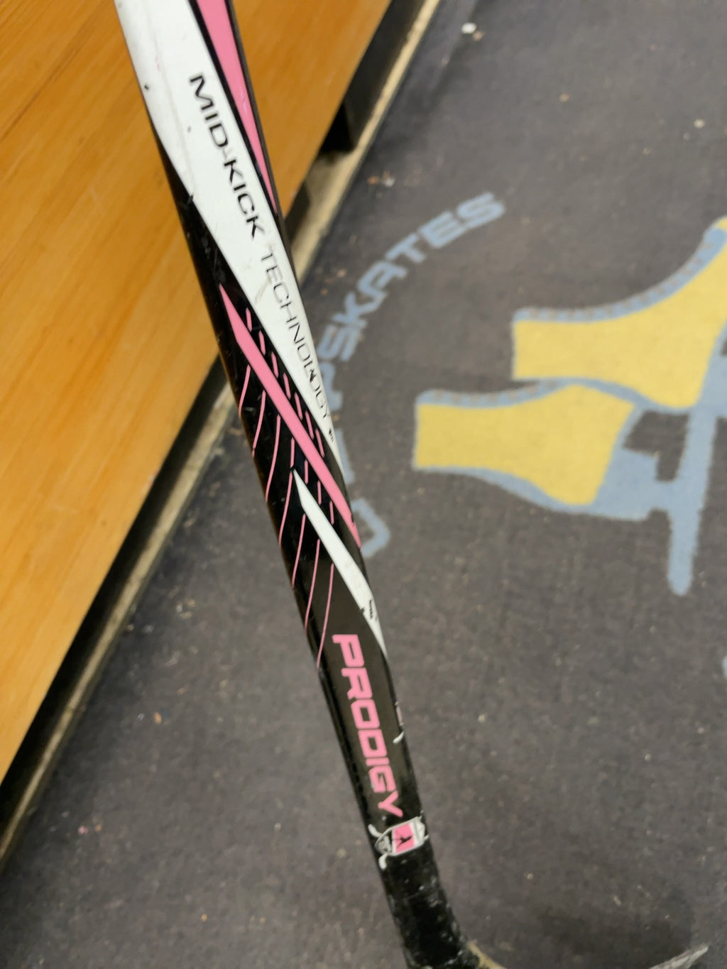 Bauer Prodigy RH Hockey Stick Black/Pink