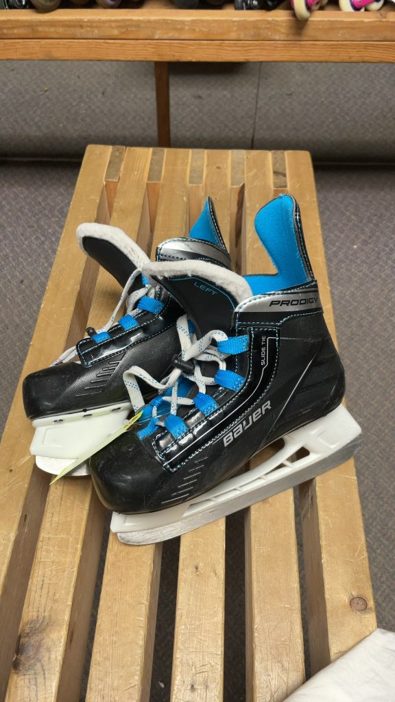 Bauer Prodigy Youth Hockey Skates - Size 13C