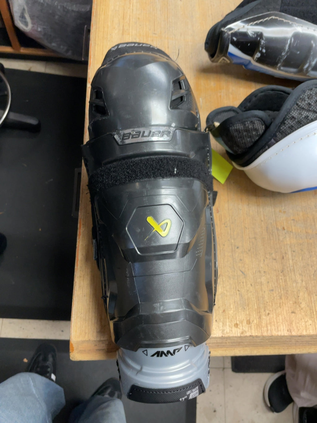 Bauer Shin Guards 13" Black/Yellow
