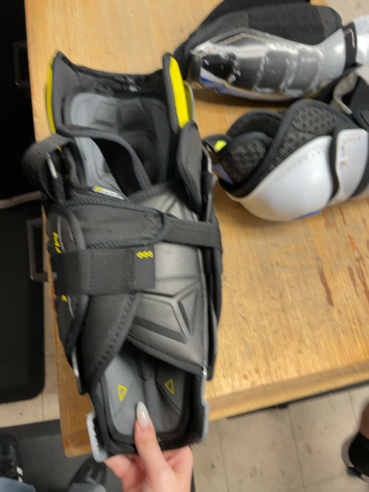 Bauer Shin Guards 13" Black/Yellow