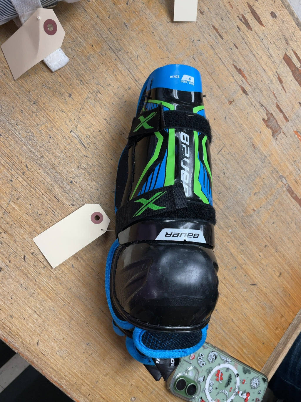 Bauer Shin Pads 9" Black/Blue/Green