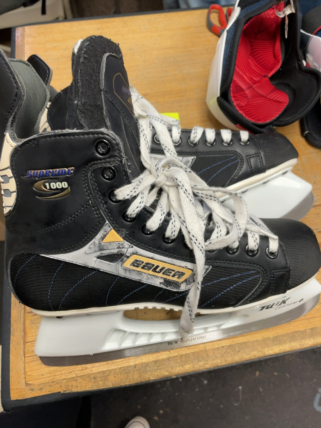 Bauer Supreme 1000 Size 10 Hockey Skates