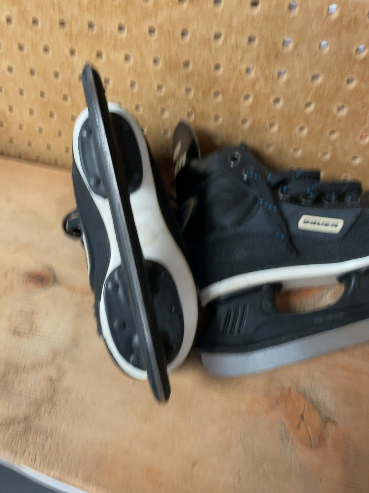 Bauer Supreme 1000 Size 12C Hockey Skates