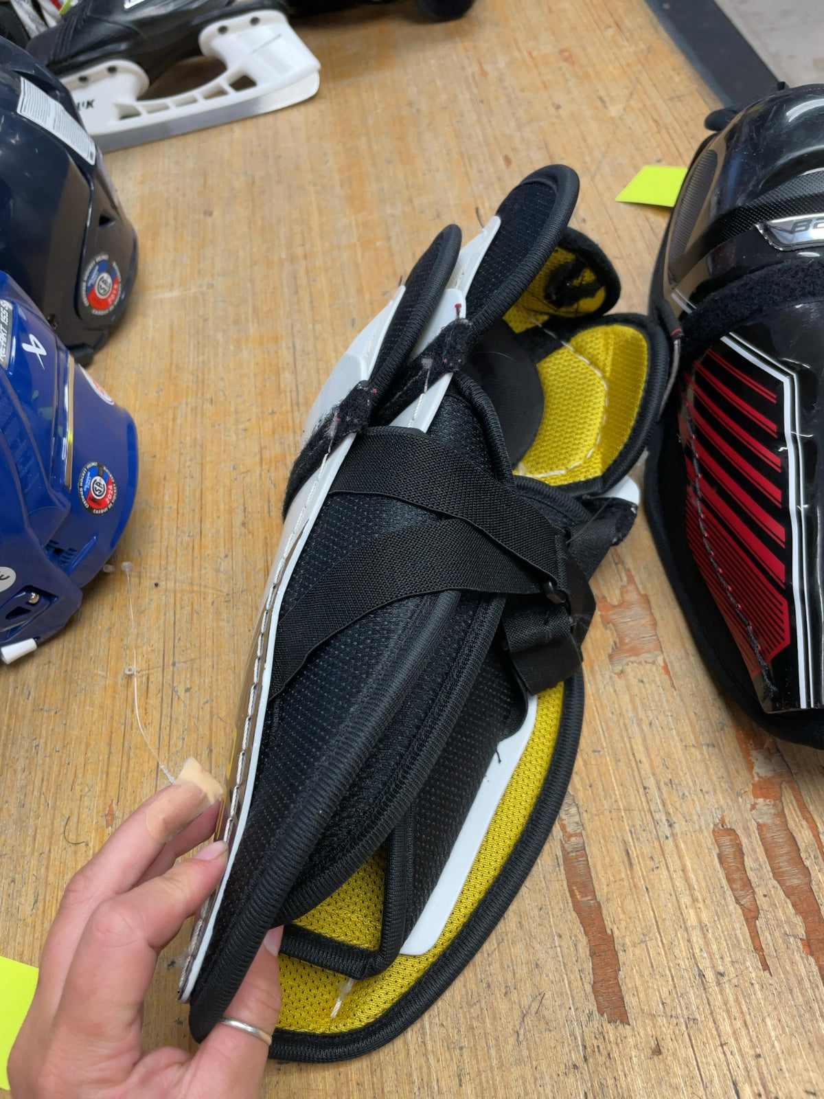 Bauer Supreme 150 10" Hockey Shin Pads