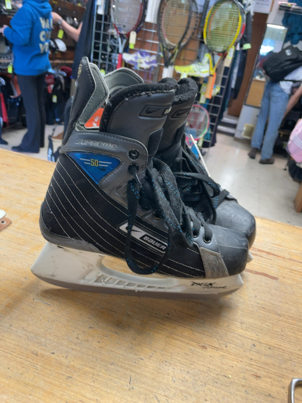 Bauer Supreme 50 Size 8 Hockey Skates