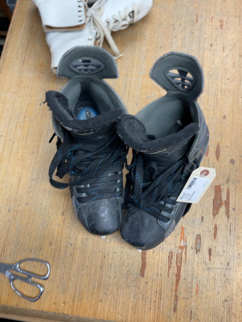 Bauer Supreme 50 Size 8 Hockey Skates
