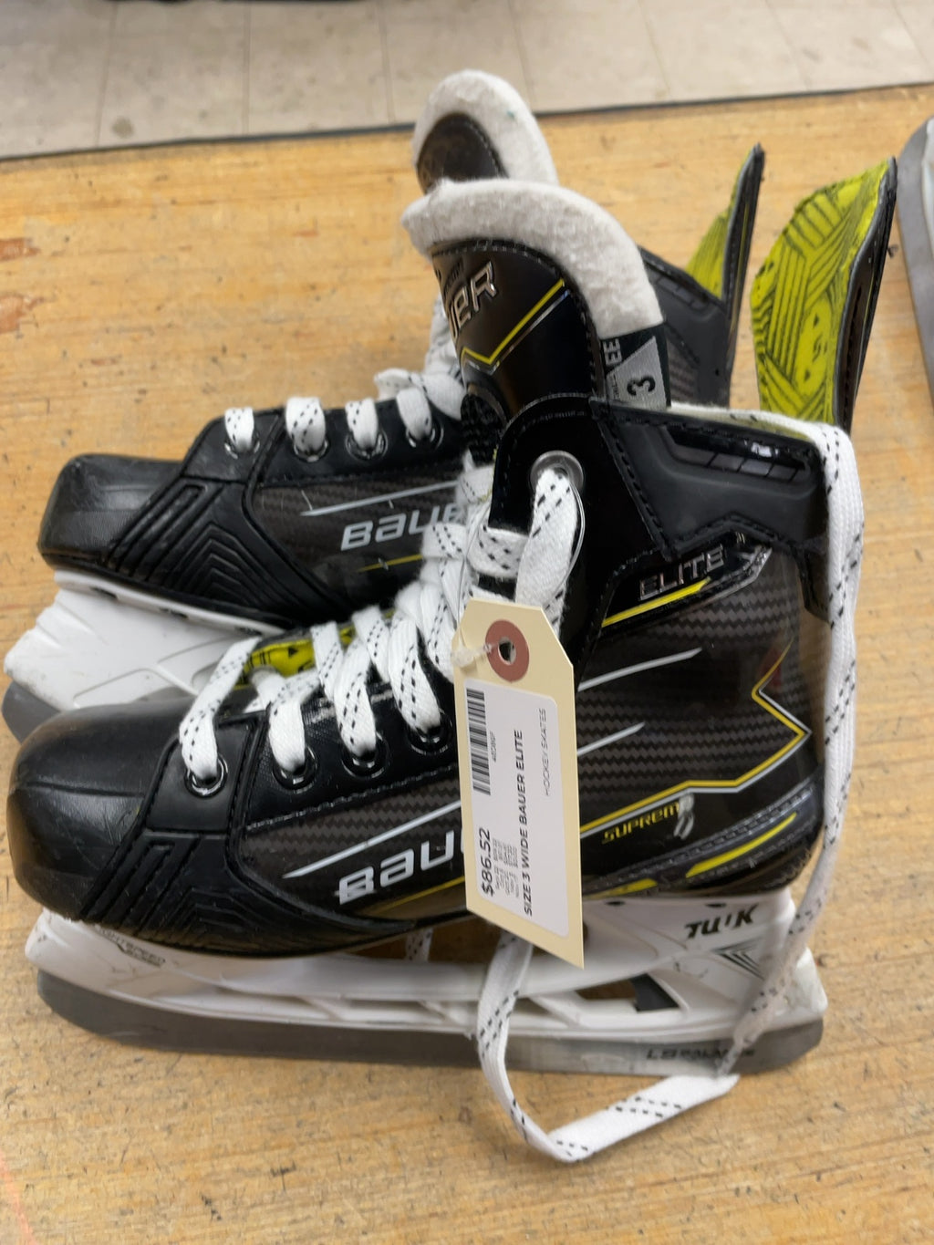 Bauer Supreme Elite Size 3 EE Hockey Skates