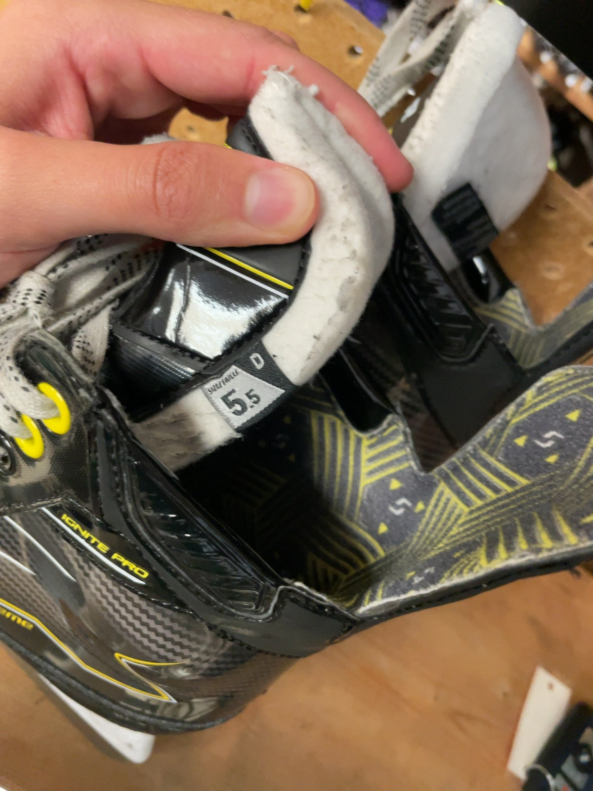 Bauer Supreme Ignite Pro Size 5.5 D Hockey Skates