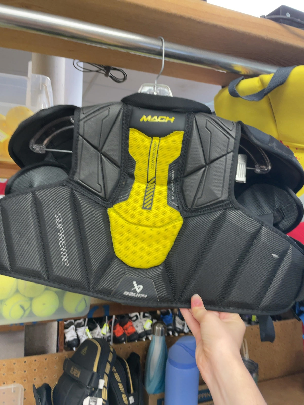 Bauer Supreme Mach Intermediate Large Hockey Shoulder Pads