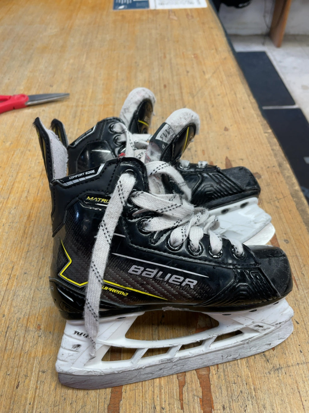 Bauer Supreme Matrix 11.5 D Hockey Skates
