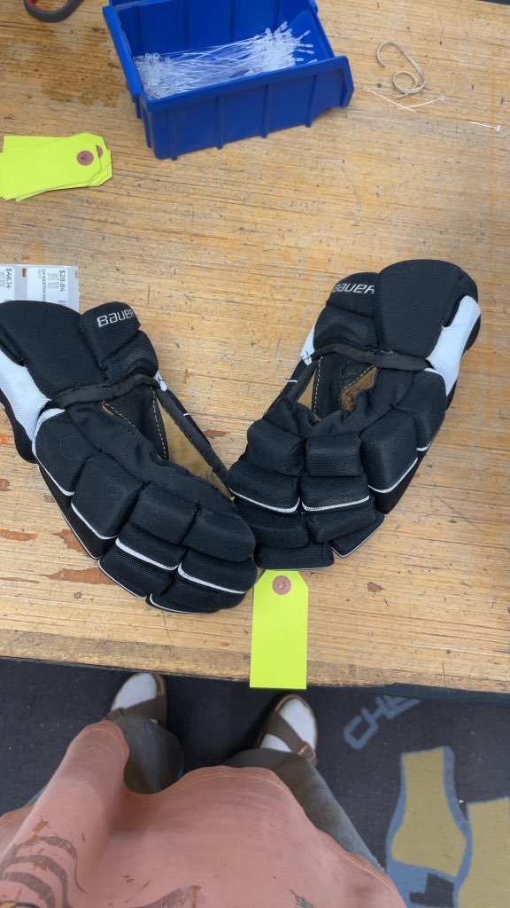 Bauer Supreme One 40 Hockey Gloves 12"