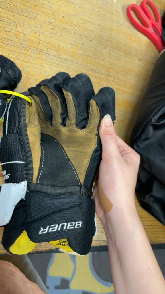 Bauer Supreme One 40 Hockey Gloves 12"
