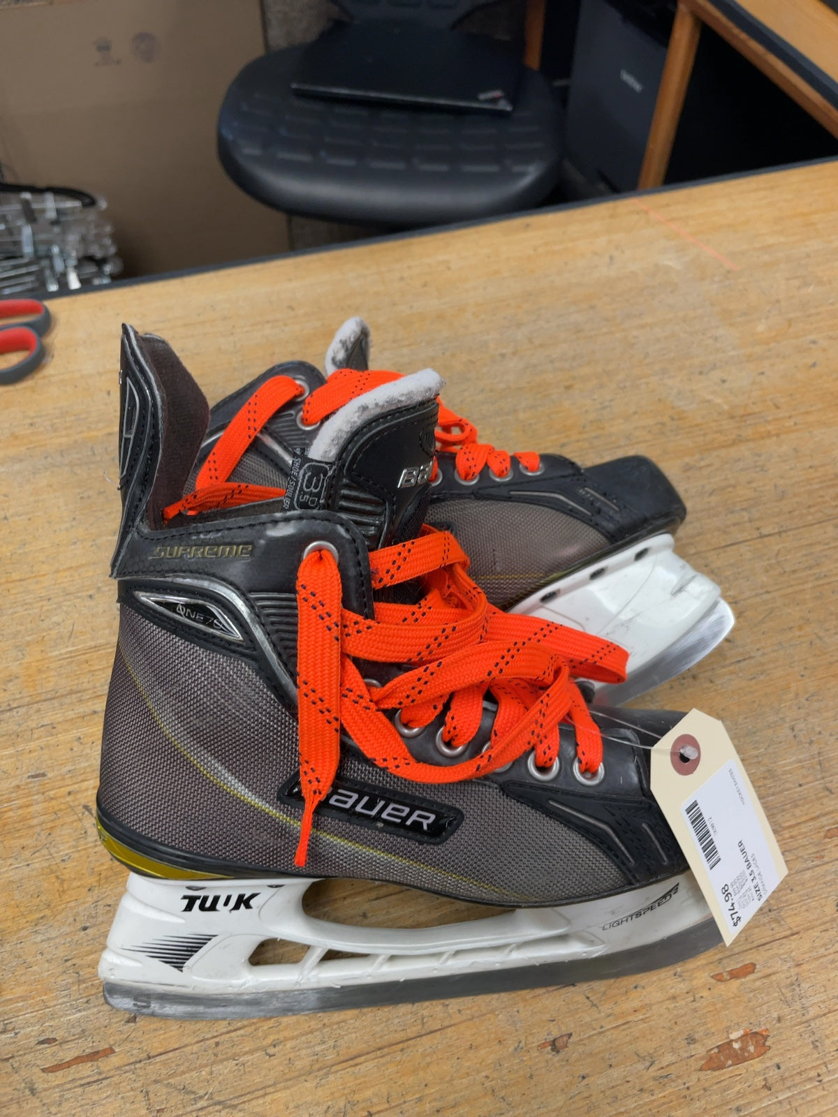 Bauer Supreme One.7 Size 3.5 Hockey Skates with Orange Laces