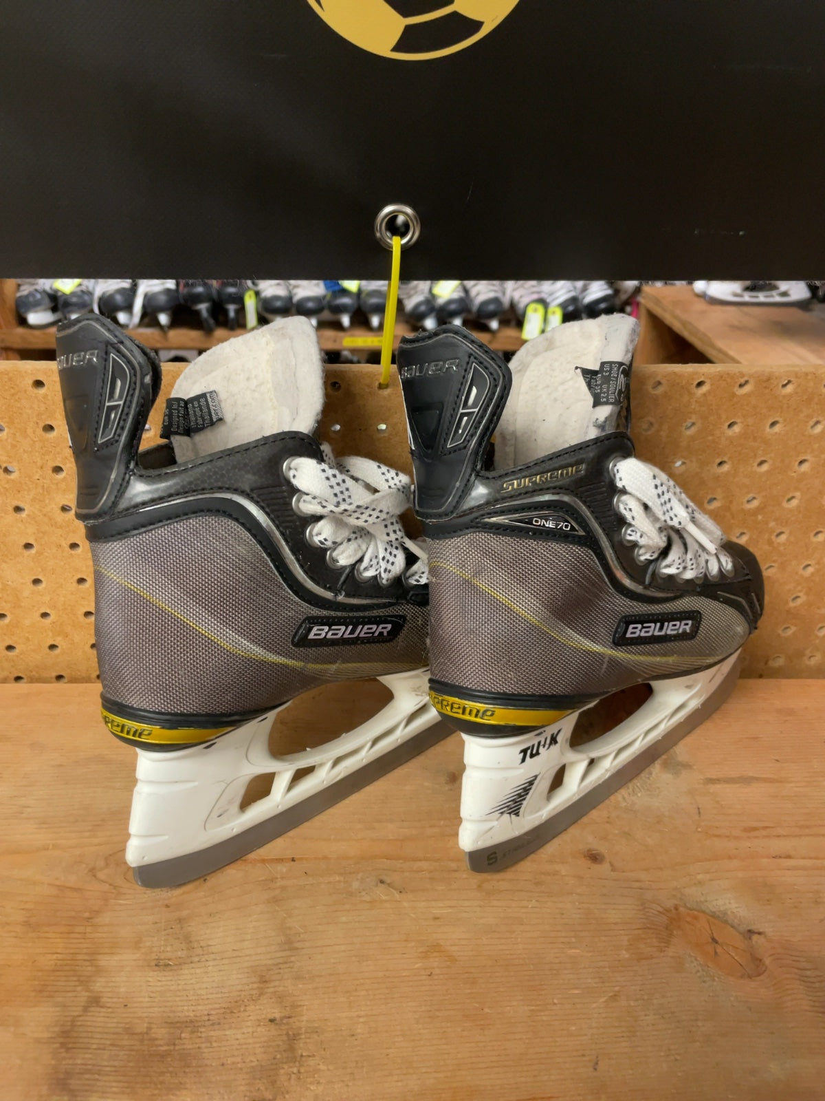 Bauer Supreme One70 Size 2 Hockey Skates