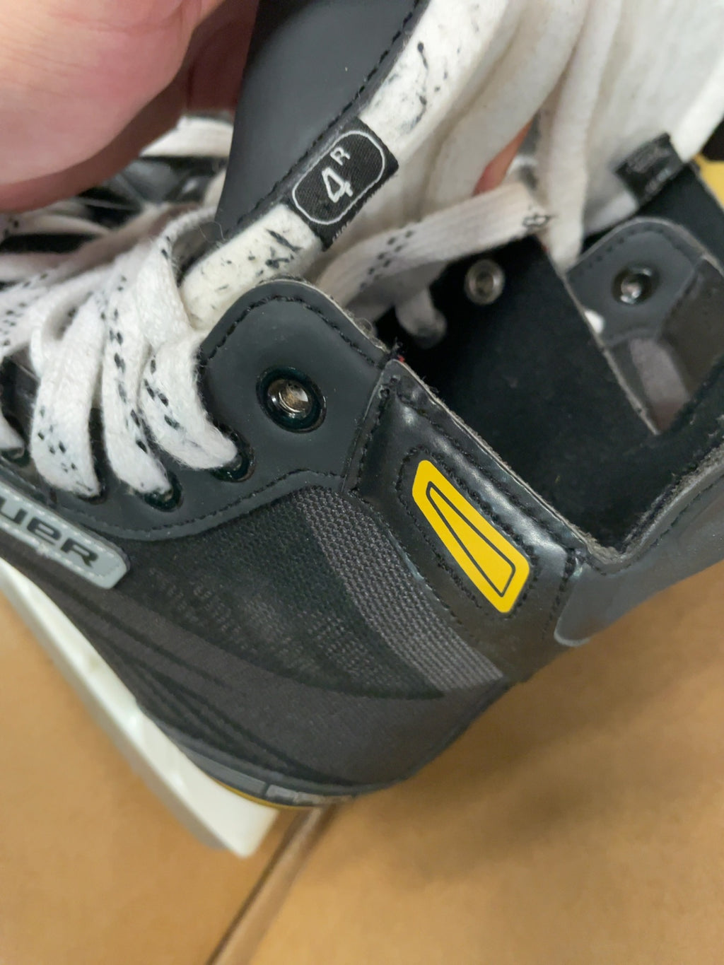 Bauer Supreme Pro Size 4 R Hockey Skates