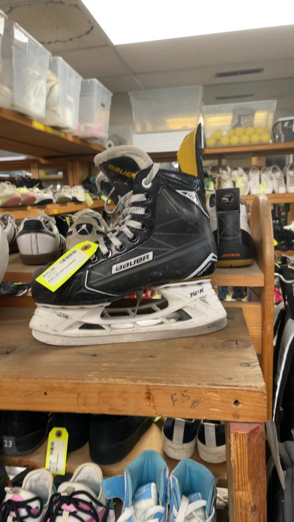 Bauer Supreme S170 Hockey Skates - Size 5